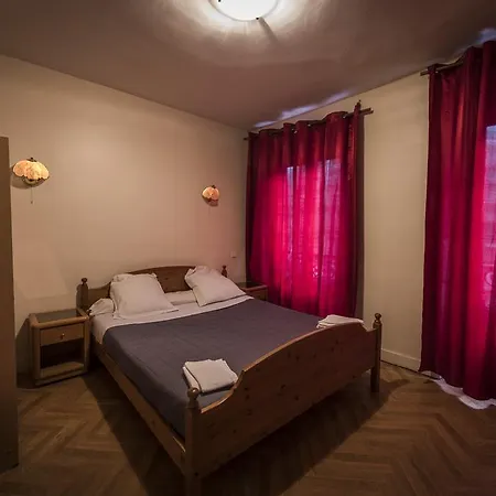 Central Hotel