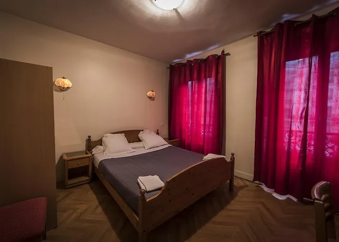 Central Hotel